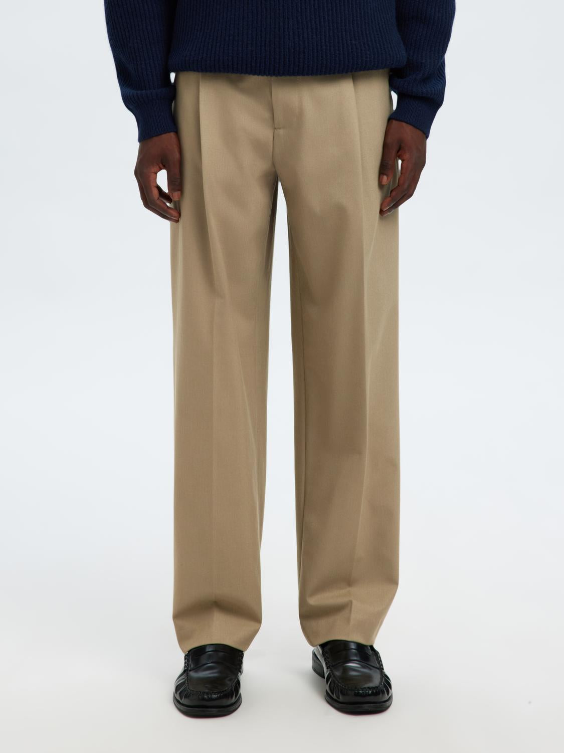 model_shot-front